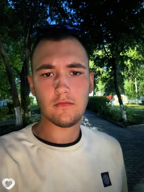 Максим, 21, Саратове — анкета №3171113