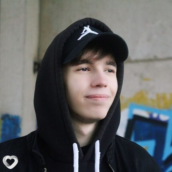 Лев, 21, Смоленске — анкета №3175379