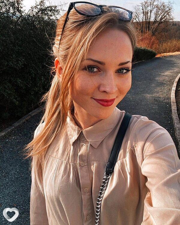 Алена, 28, Томске — анкета №3176116