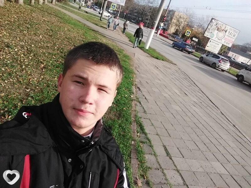 Максим, 22, Москве — анкета №3177092