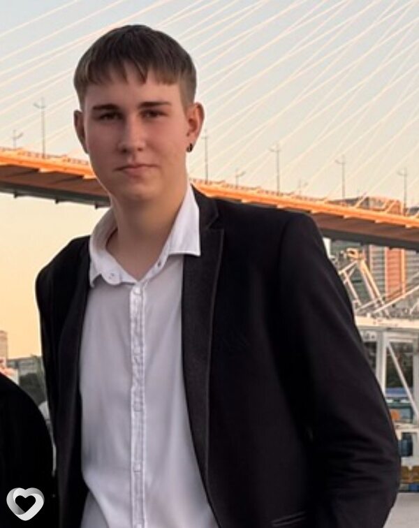 Илья, 18, Владивостоке — анкета №3177387