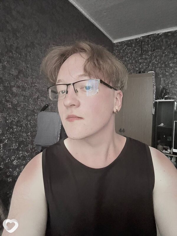 Антон, 21, Новоуральске — анкета №3177544