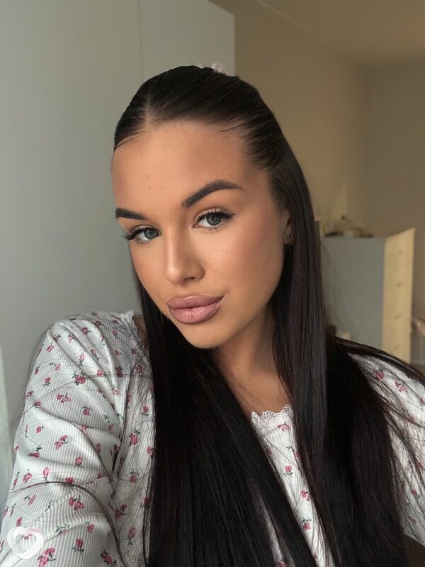Полина, 21, Великом Новгороде — анкета №3179247