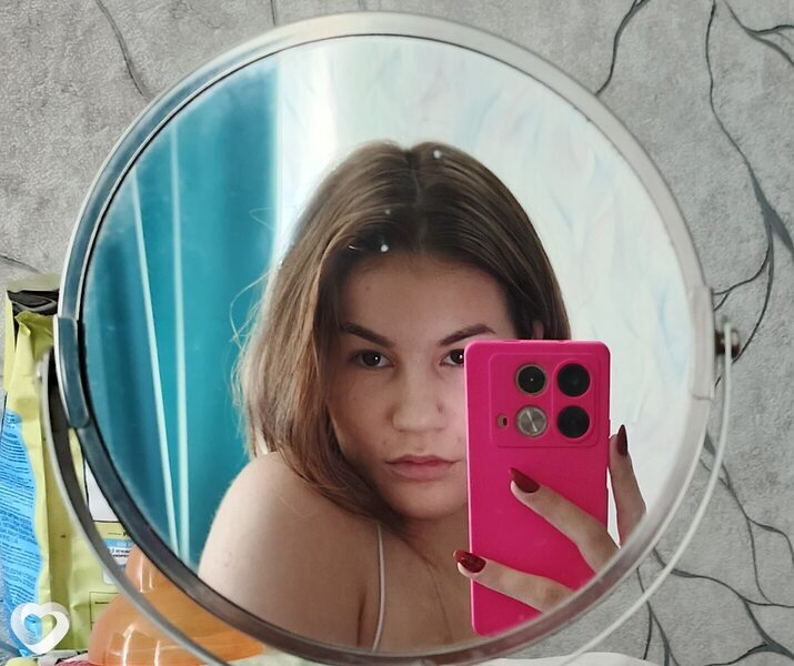 Алёна, 21, Бийске — анкета №3180857