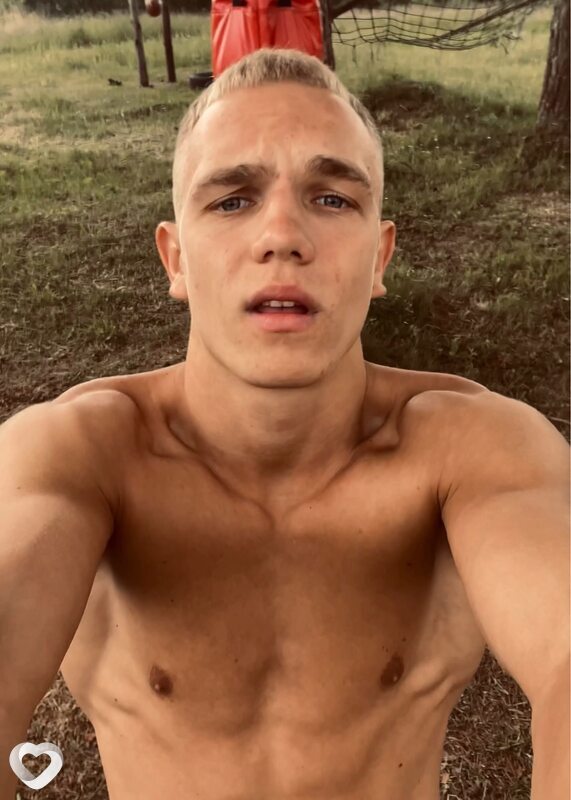 Валентин, 21, Москве — анкета №3180791
