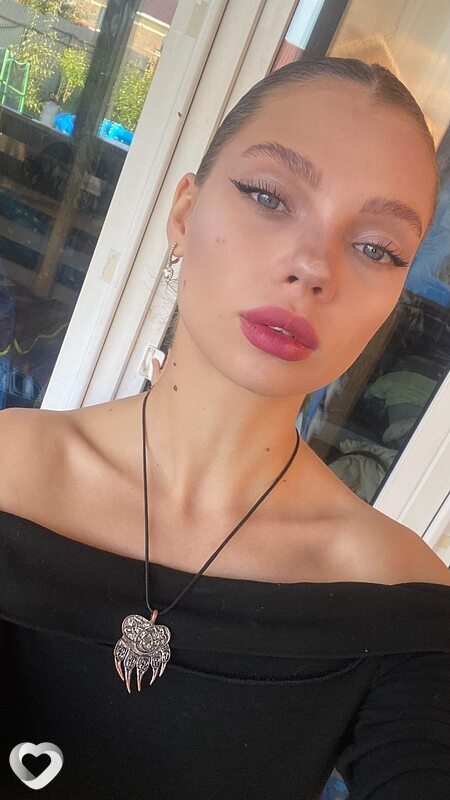 Алена, 22, Саратове — анкета №3181657
