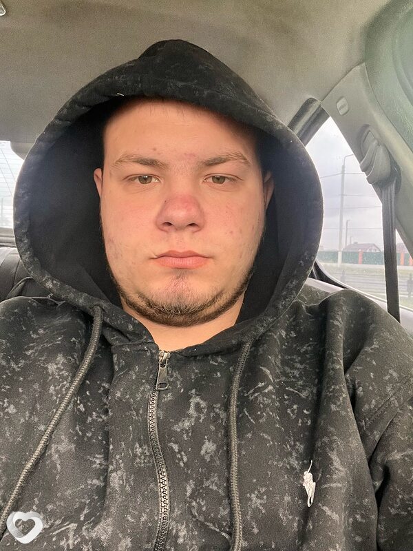 Михаил, 22, Курске — анкета №3182256