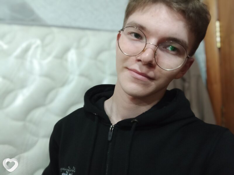 Глеб, 18, Мозыре — анкета №3182859