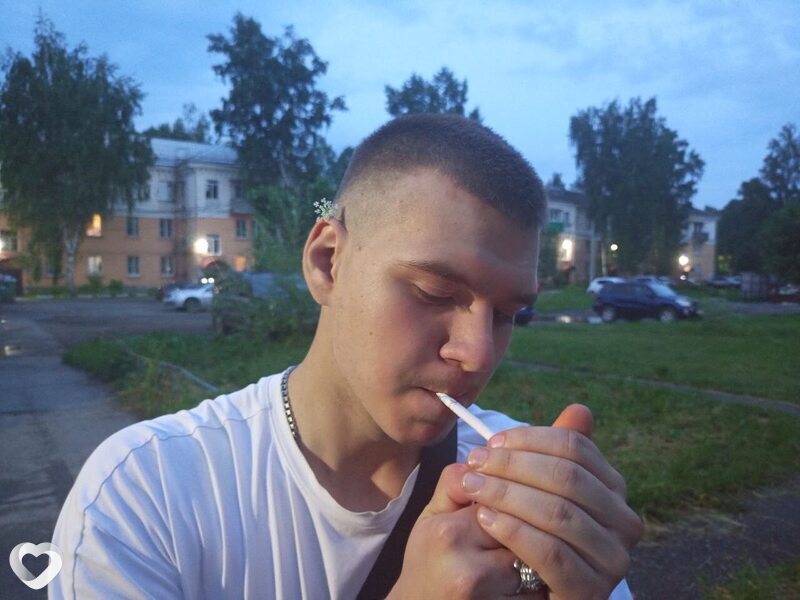 Иван, 20, Калтане — анкета №3183277