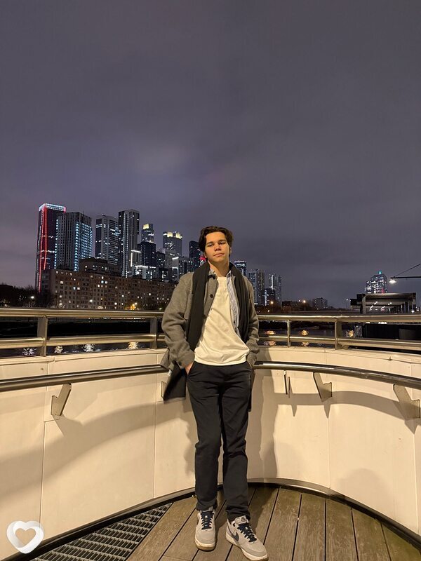 Максим, 20, Москве — анкета №3184889
