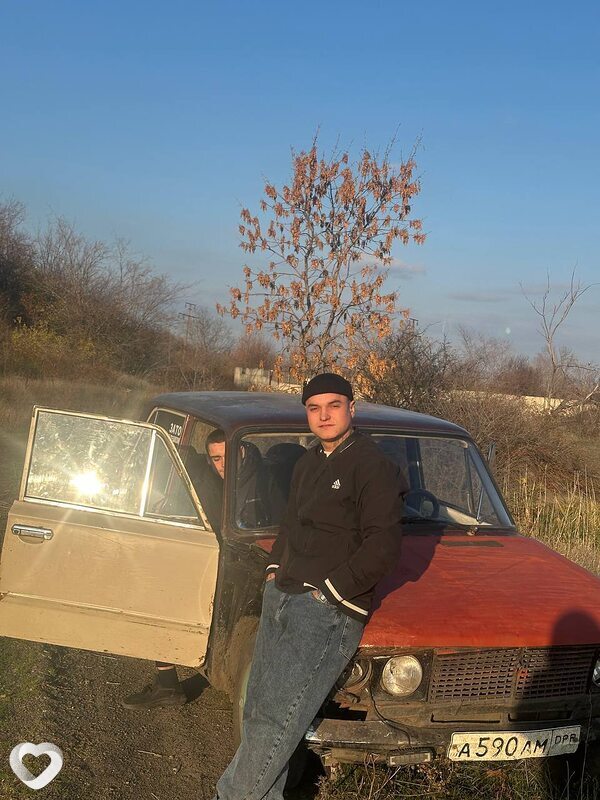 Роман, 21, Снежном — анкета №3187469