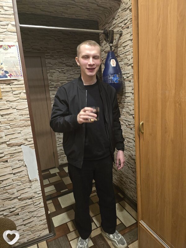 Дмитрий, 20, Новоуральске — анкета №3187660