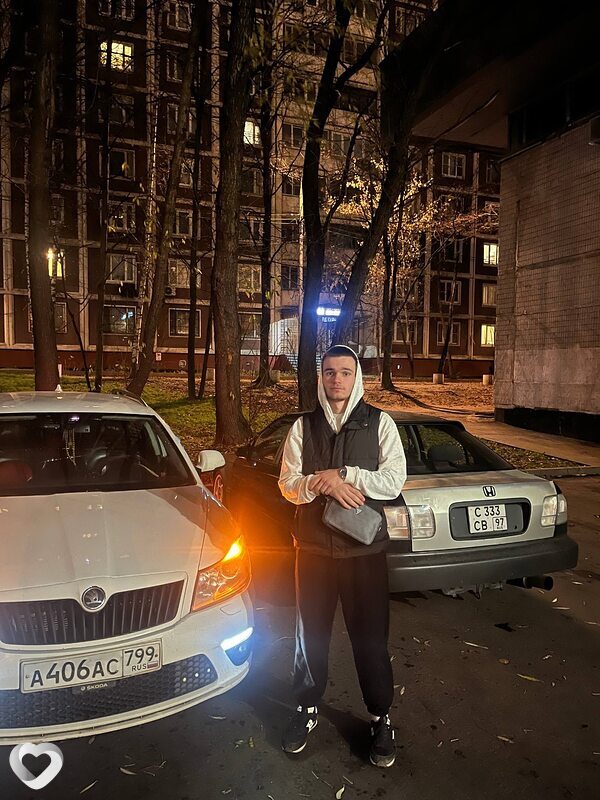 Maksim, 20, Москве — анкета №3189115