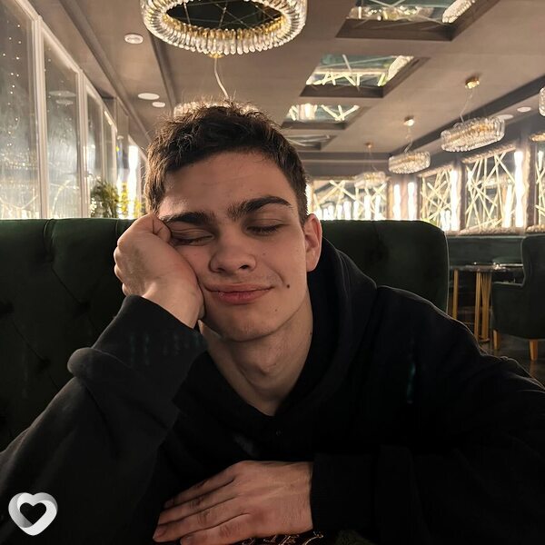 Илья, 21, Калуге — анкета №3194019