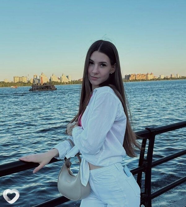 Арина, 23, Ростове-на-Дону — анкета №3195537
