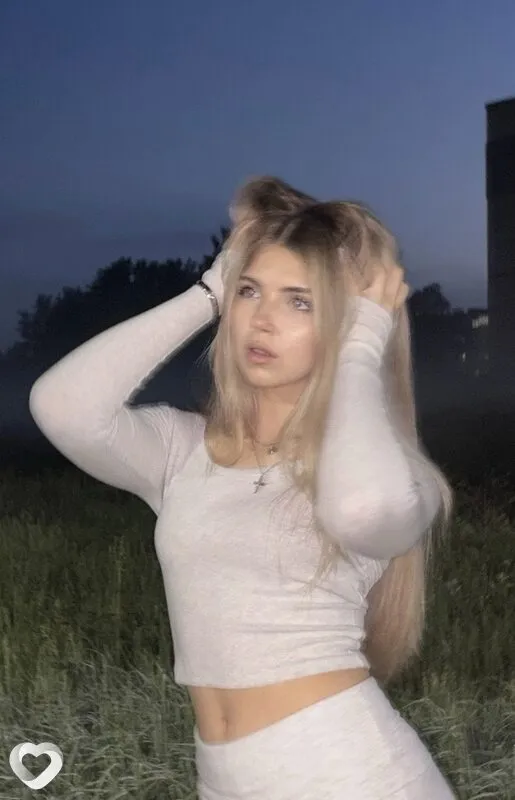 Лиза, 21, Барнауле — анкета №3202244