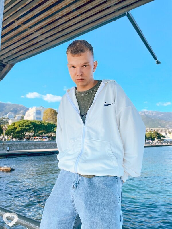 Никита, 21, Ялте — анкета №3202939