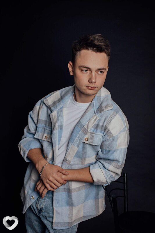 Владимир, 21, Каменске-Уральском — анкета №3203393