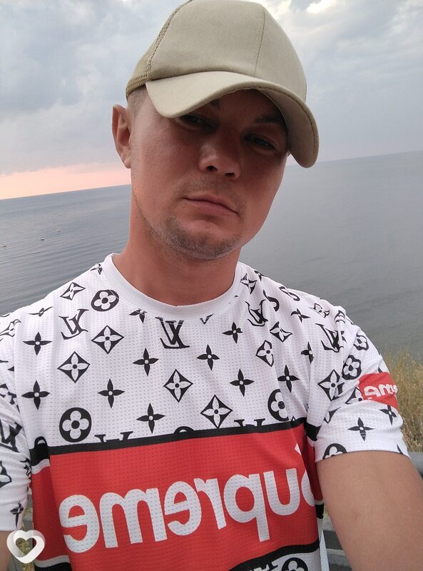 Максим, 32, Луганске — анкета №3203785