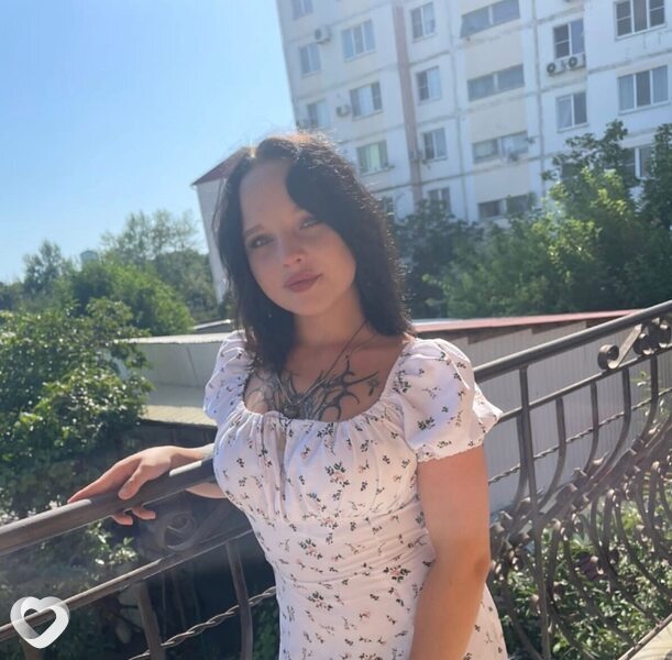 Алёна, 21, Волжском — анкета №3204253