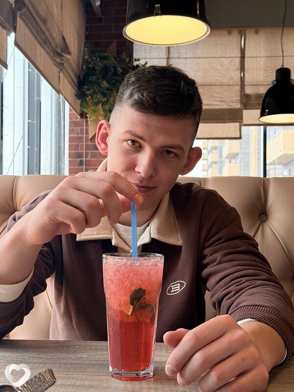 Михаил, 20, Воронеже — анкета №3204643