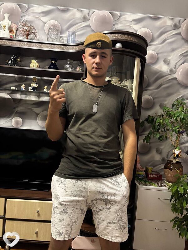 Артём, 20, Минске — анкета №3205914