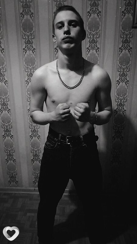 Михаил, 19, Омске — анкета №3206583
