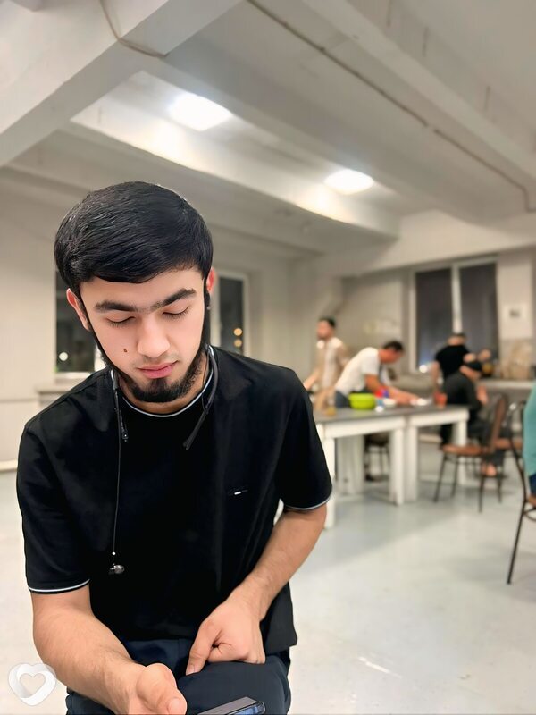 Азизулло, 21, Москве — анкета №3207573
