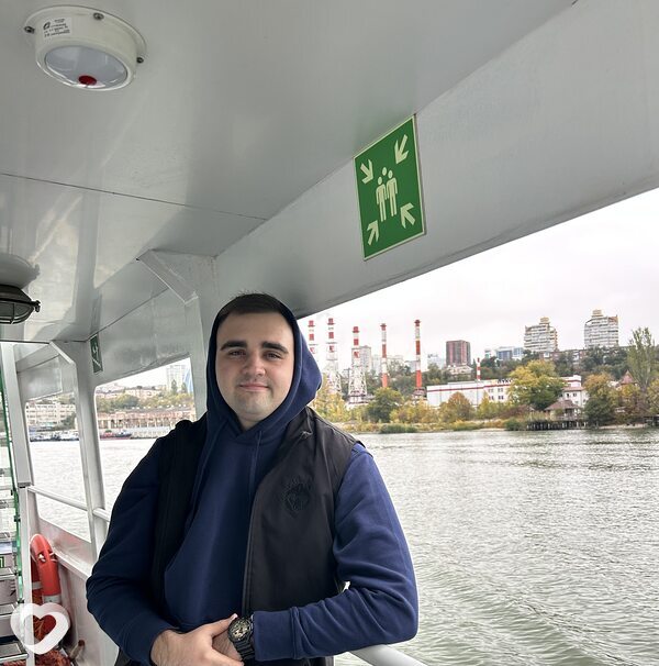 Дмитрий, 22, Луганске — анкета №3208304