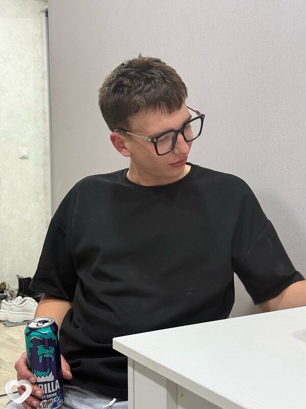 Богдан, 19, Осиповичах — анкета №3211612