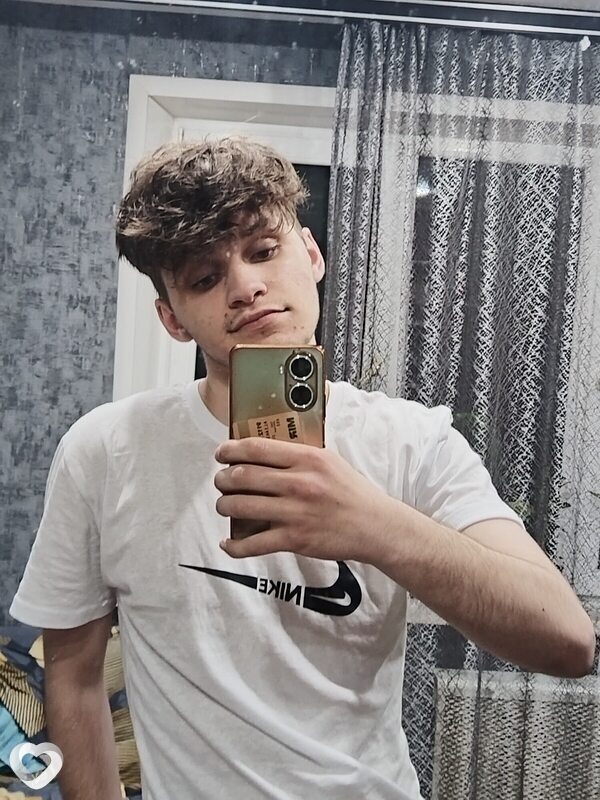 Александр, 22, Солигорске — анкета №3212543