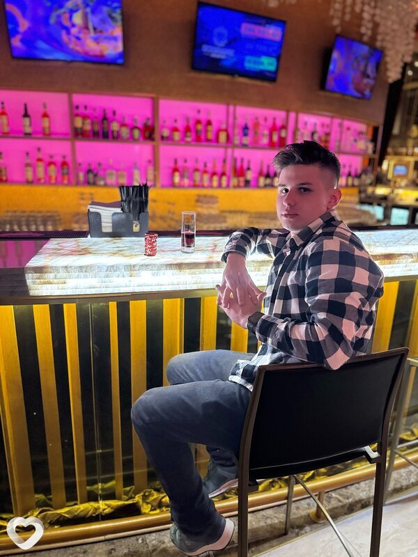 Максим, 25, Санкт-Петербурге — анкета №3212826