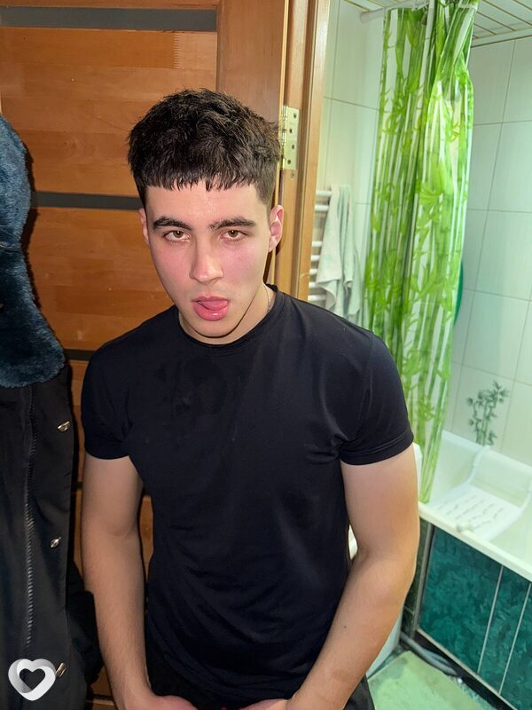 Артем, 22, Гомеле — анкета №3213582