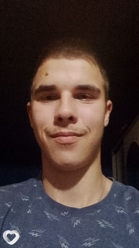 Незнакомец, 20, Саратове — анкета №3214872