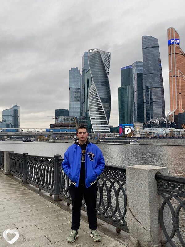 Саша, 19, Москве — анкета №3215132