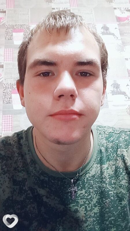 Юрий, 19, Бийске — анкета №3215413