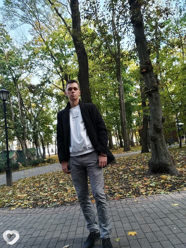 Максим, 21, Гомеле — анкета №3216071