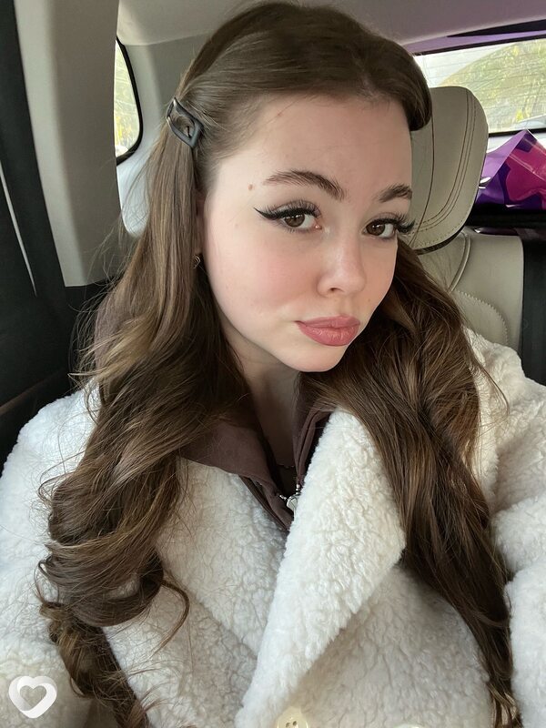 Алёна, 20, Ульяновске — анкета №3217293