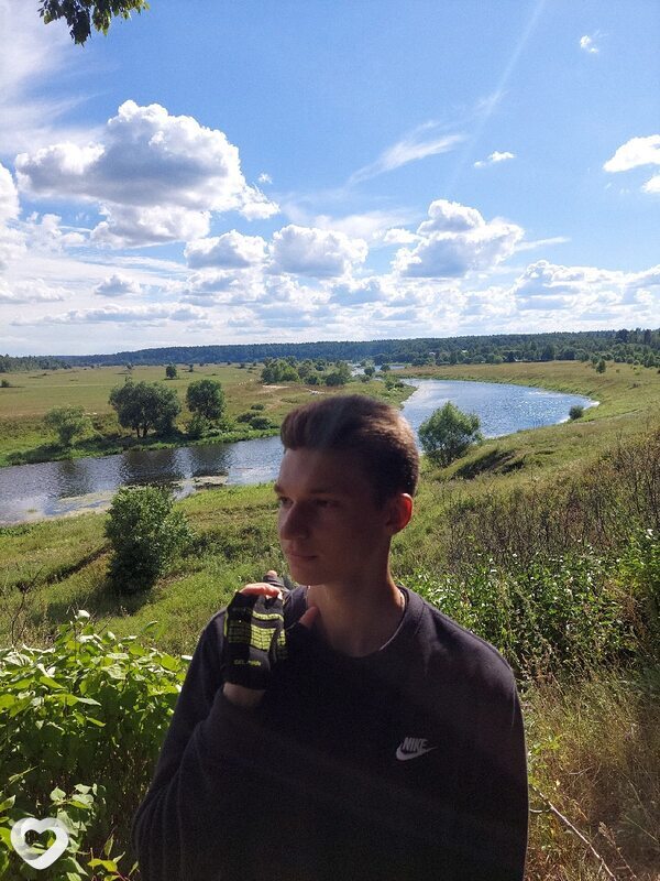 Артем, 21, Красногорске — анкета №3217870