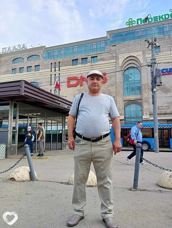 Азам, Ангрен