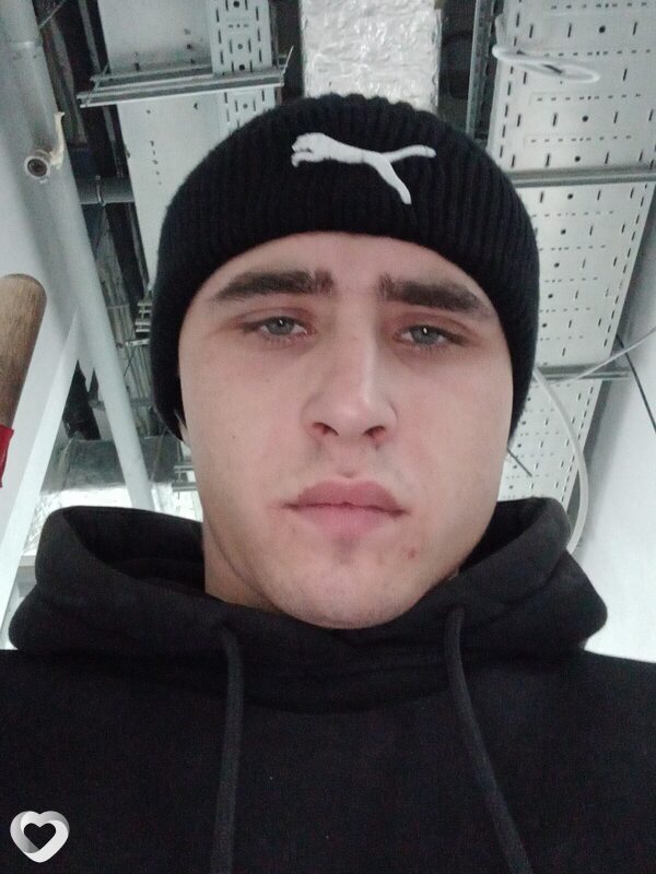 Дмитрий, 21, Барнауле — анкета №3220405