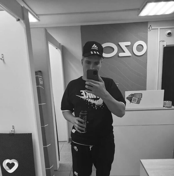 Артём, 25, Кемерове — анкета №3221011