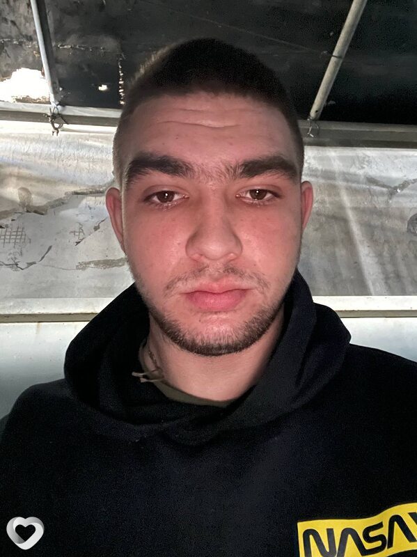 Олег, 21, Горловке — анкета №3222456