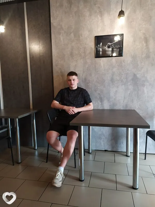 Павел, 26, Бийске — анкета №3226875