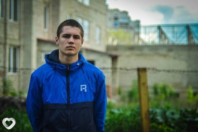 Артём, 28, Краснодоне — анкета №3226706