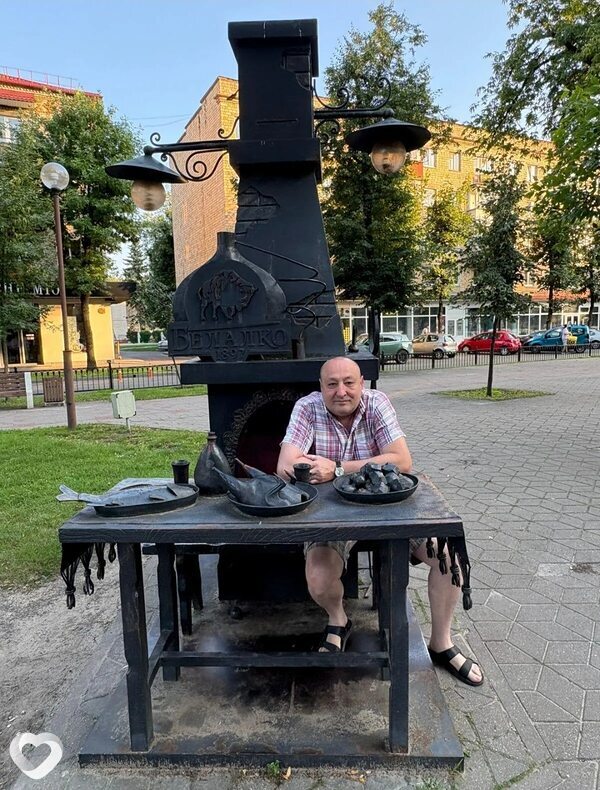 Виктор, Глуск