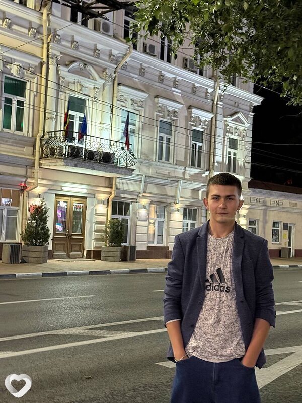Данил, 20, Каменске-Шахтинском — анкета №3229417