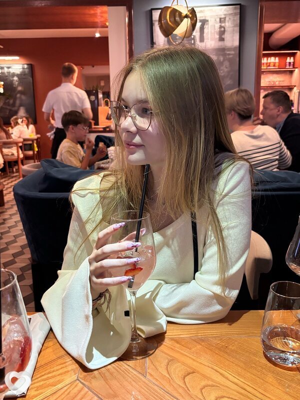 Лиза, 18, Екатеринбурге — анкета №3230167