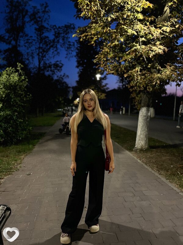 Полина, 20, Шахтах — анкета №3230541