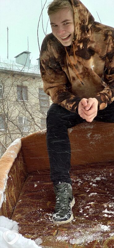 Влад, 22, Барнауле — анкета №3235135